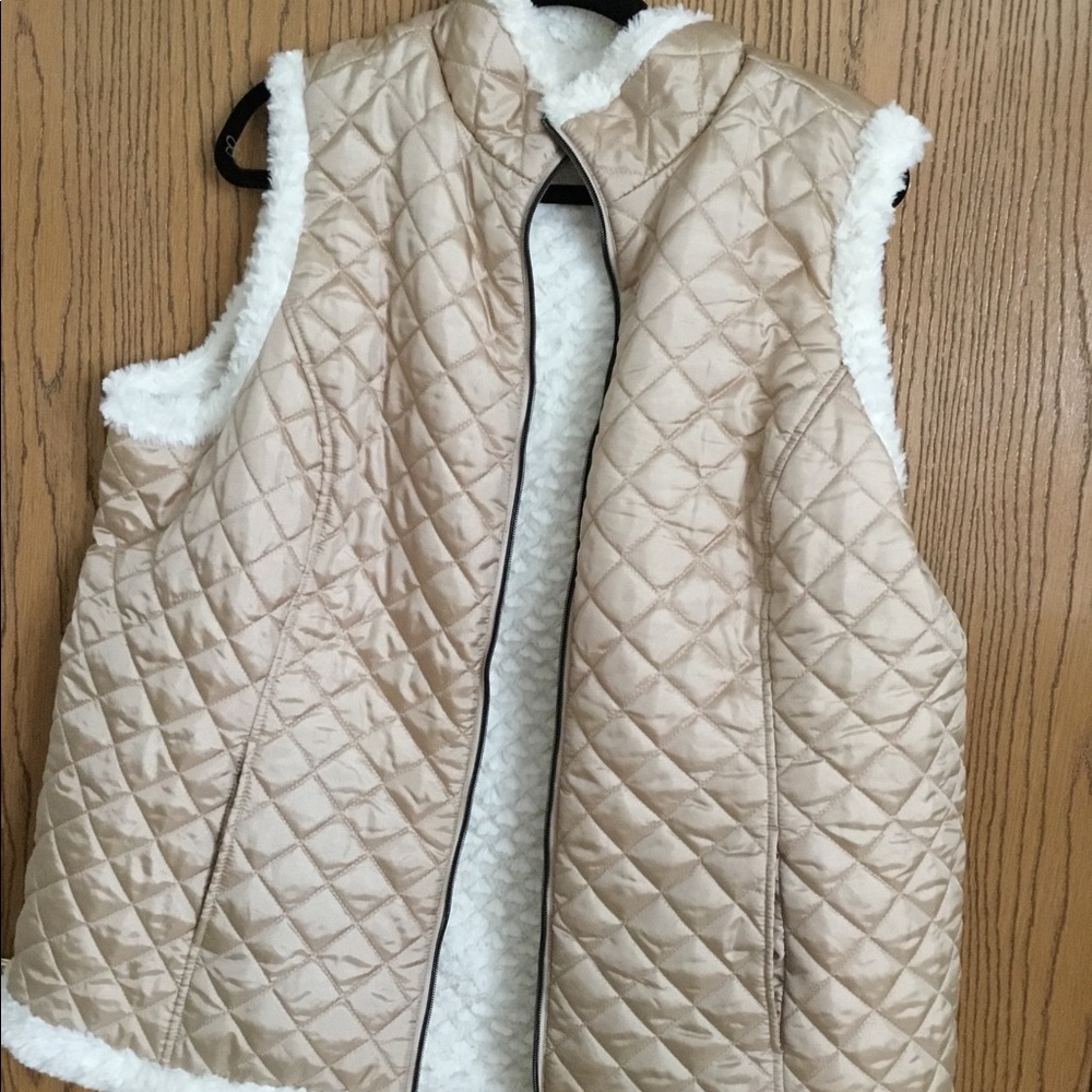 Reversible quilted vest